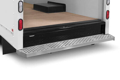 Step clearance box truck